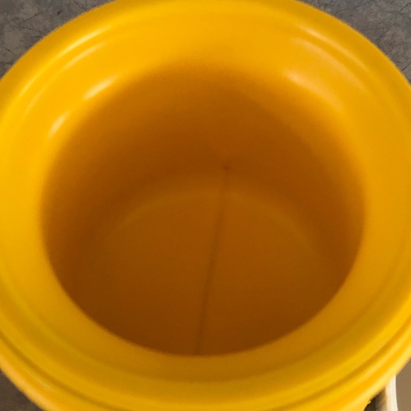 80's Plastic Mini Thermos - 6 ounces - Camping Thermos - Lunchbox - Food Storage - Picture 5 of 9